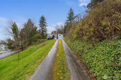 728 Dakota Street , Raymond, WA 98577 - Photo 2