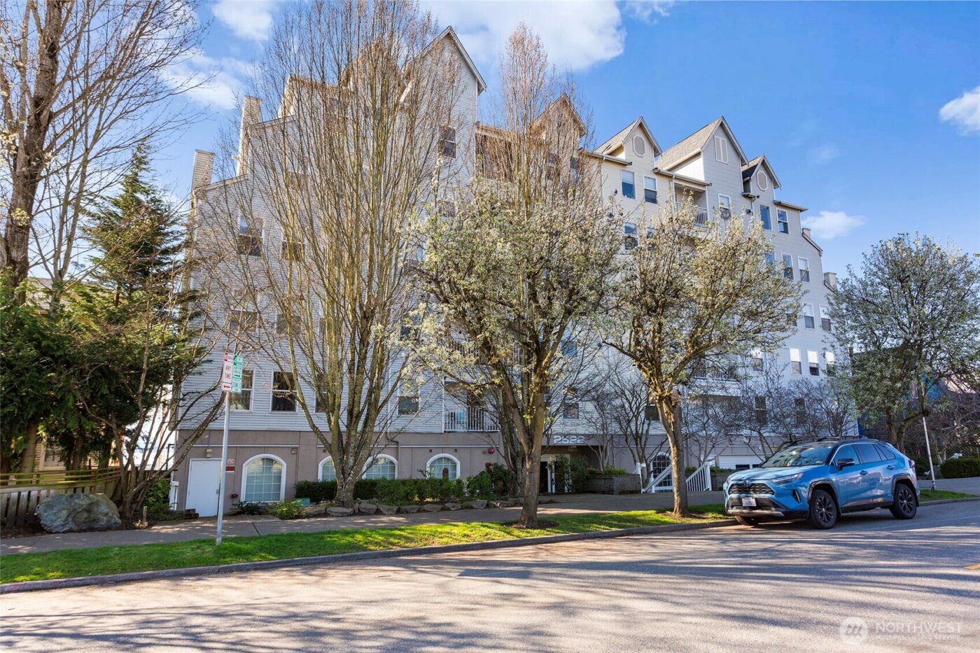 2522 Rucker Avenue #403, Everett, WA 98201