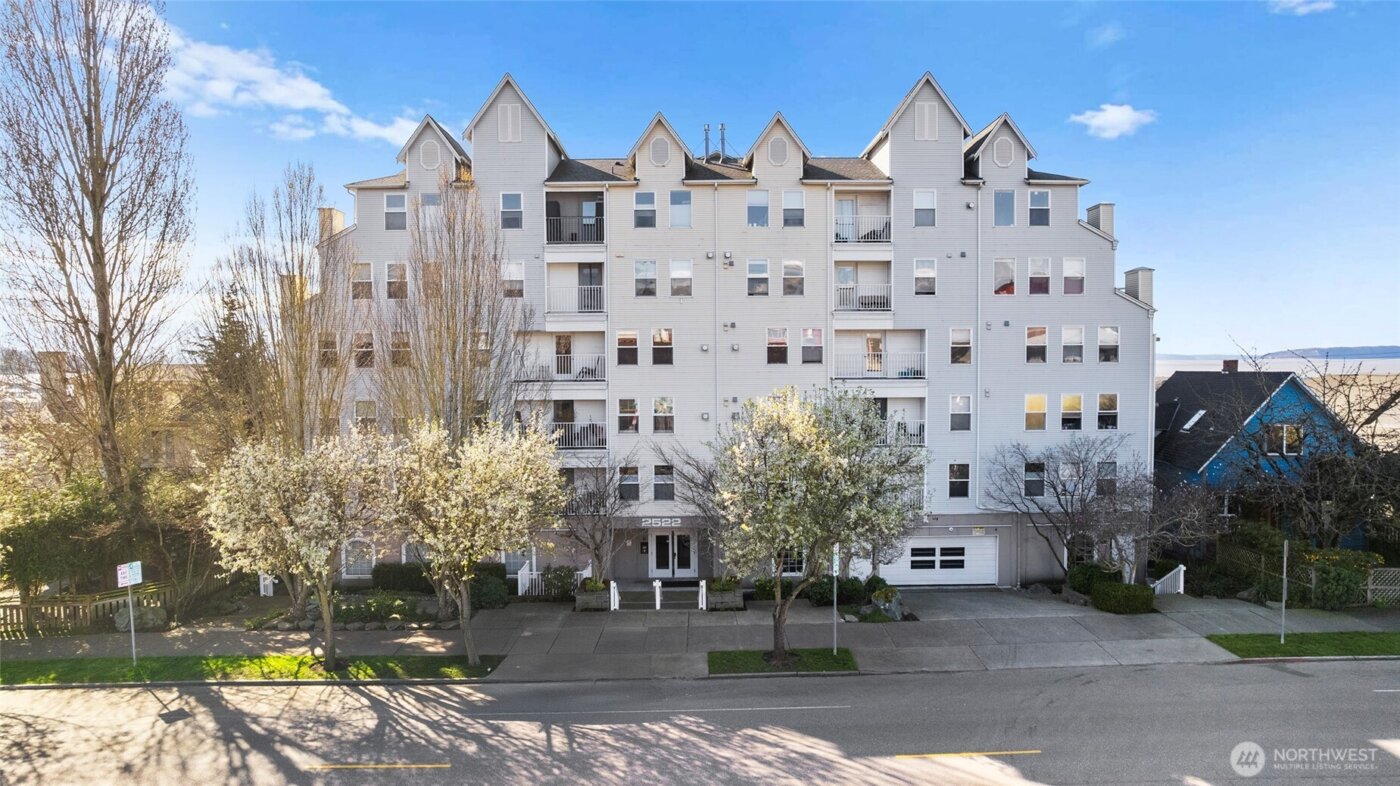 2522 Rucker Avenue #403, Everett, WA 98201