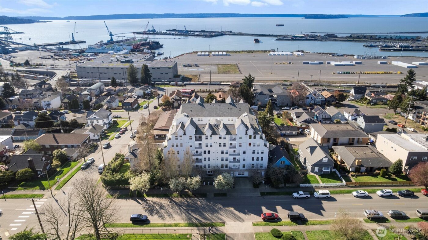 2522 Rucker Avenue #403, Everett, WA 98201
