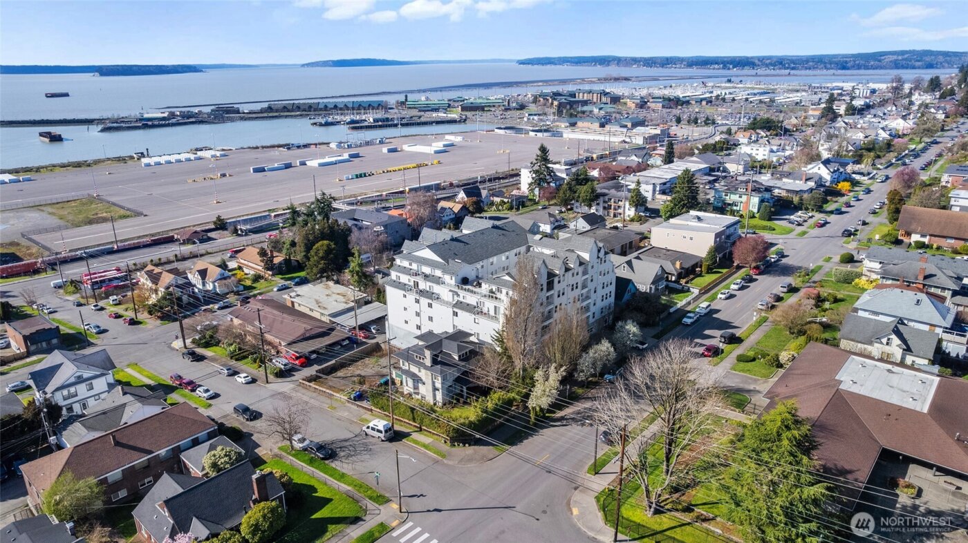 2522 Rucker Avenue #403, Everett, WA 98201