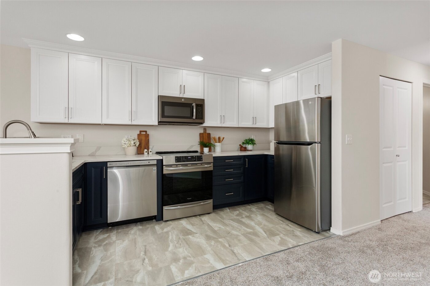 2522 Rucker Avenue #403, Everett, WA 98201