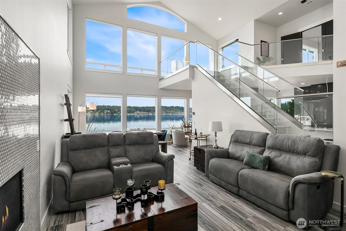 3828 W Lake Sammamish Parkway SE, Bellevue, WA 98008