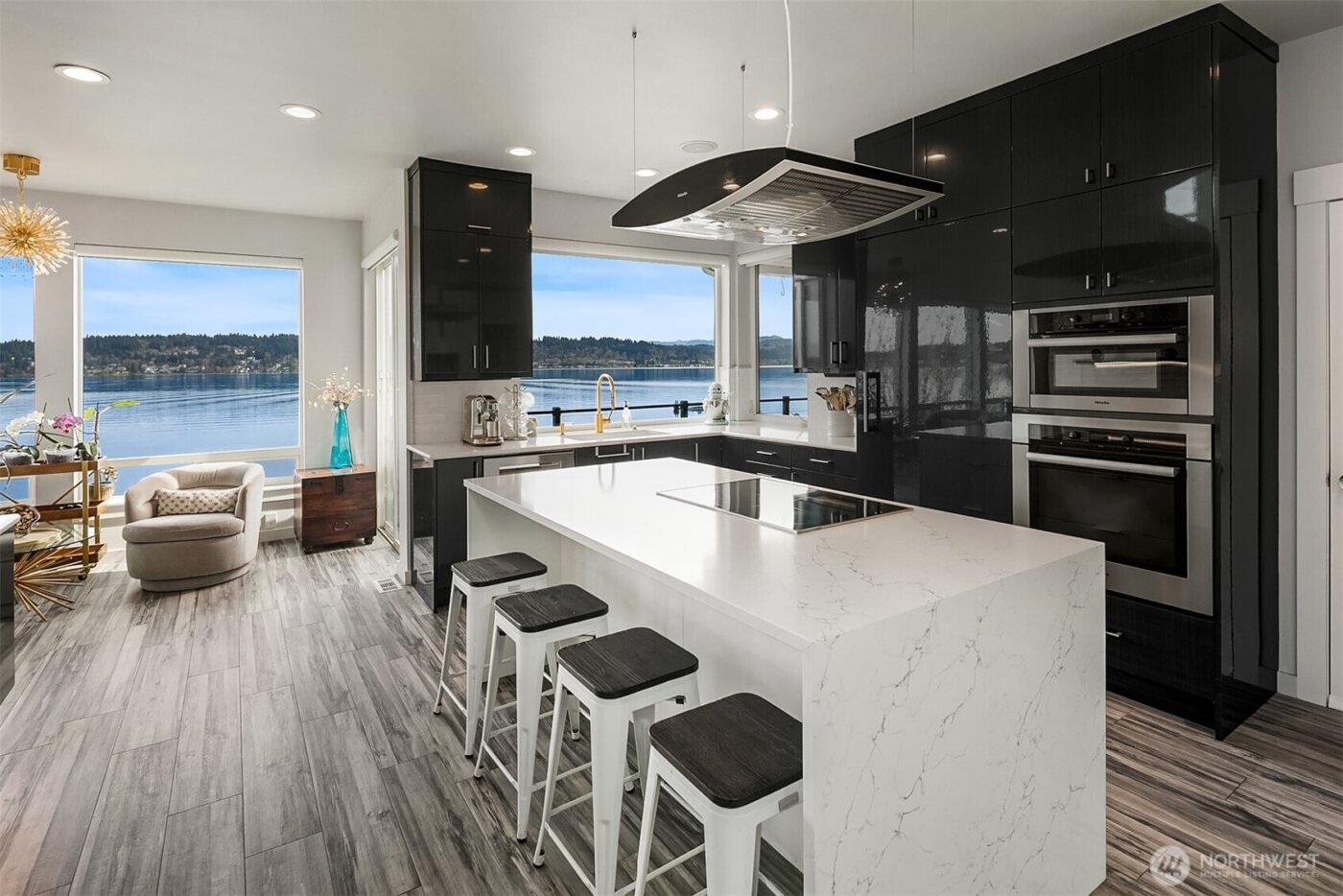 3828 W Lake Sammamish Parkway SE, Bellevue, WA 98008