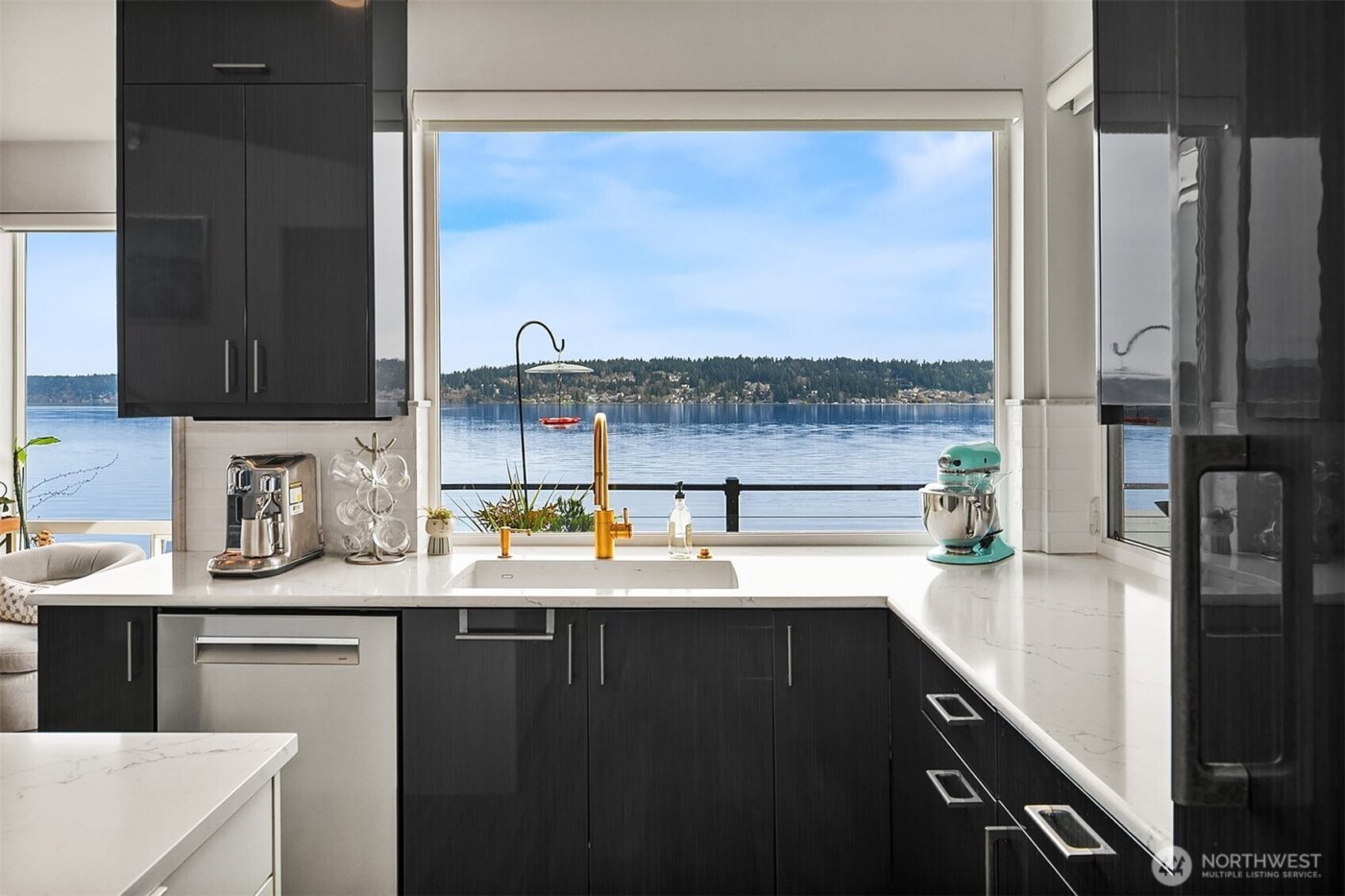 3828 W Lake Sammamish Parkway SE, Bellevue, WA 98008