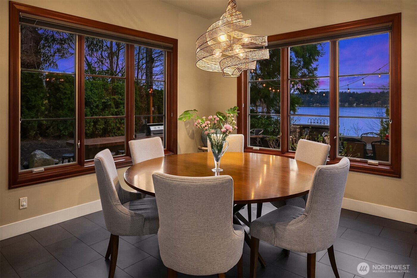 1018 E Lake Sammamish Parkway SE, Sammamish, WA 98075