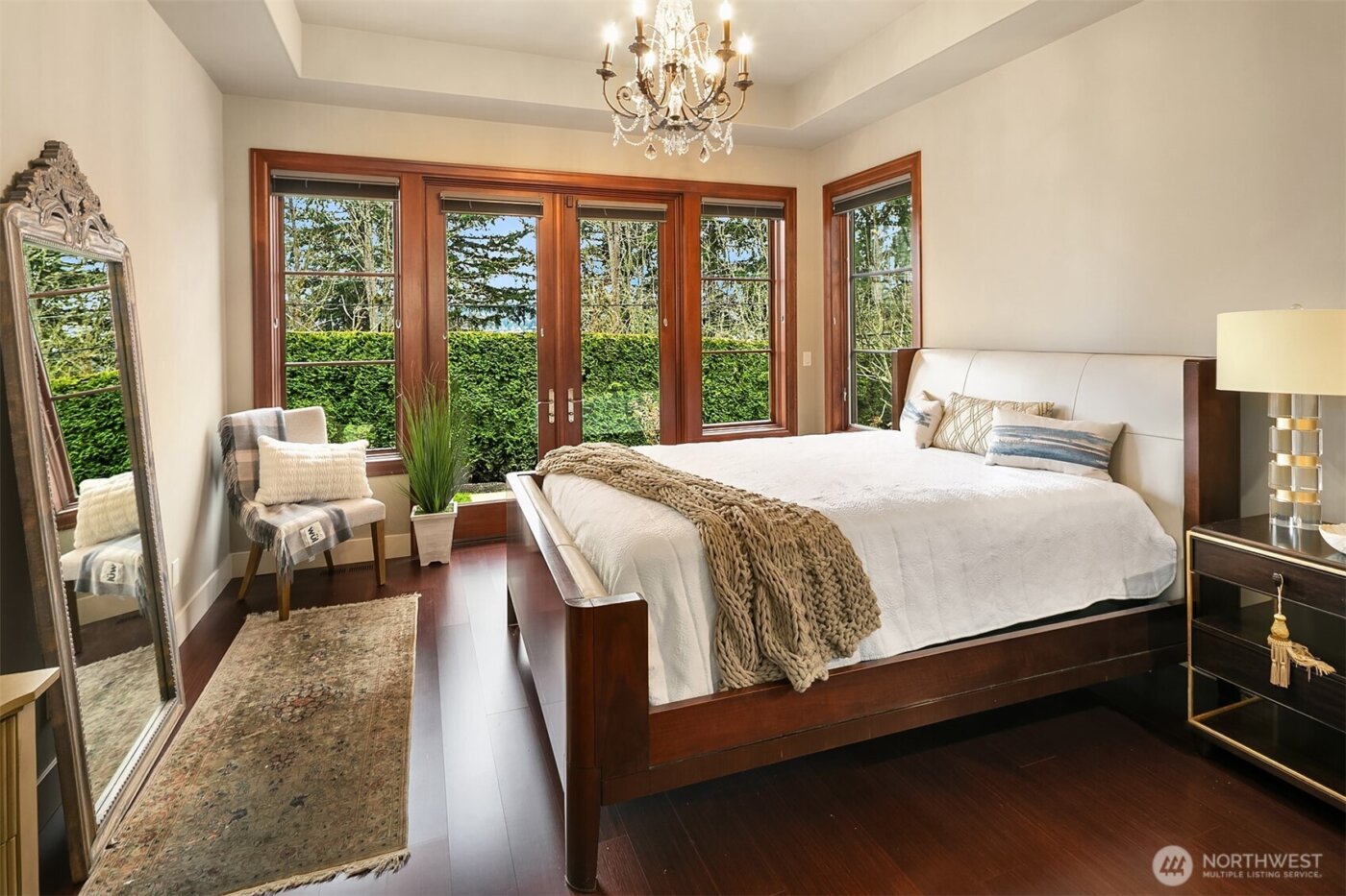 1018 E Lake Sammamish Parkway SE, Sammamish, WA 98075