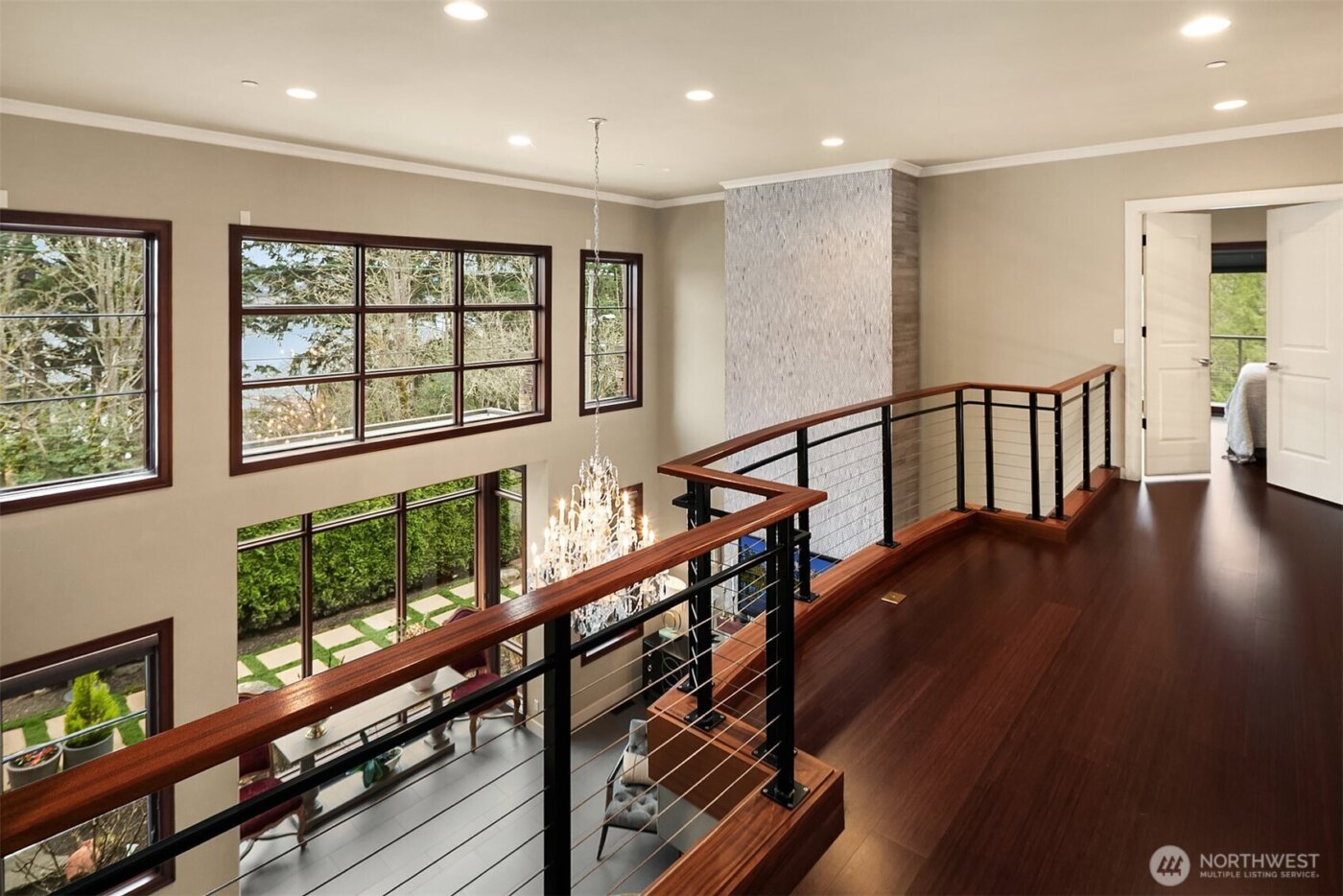 1018 E Lake Sammamish Parkway SE, Sammamish, WA 98075