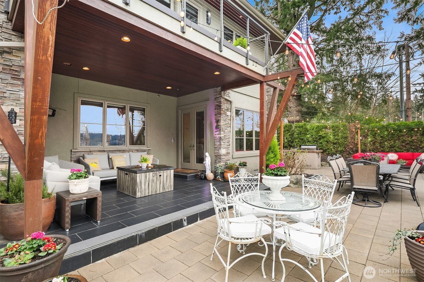 1018 E Lake Sammamish Parkway SE, Sammamish, WA 98075