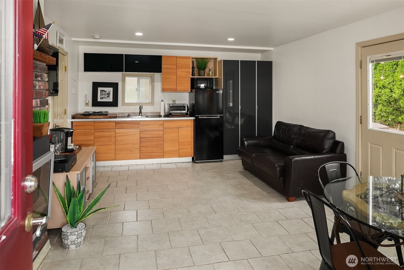 1018 E Lake Sammamish Parkway SE, Sammamish, WA 98075