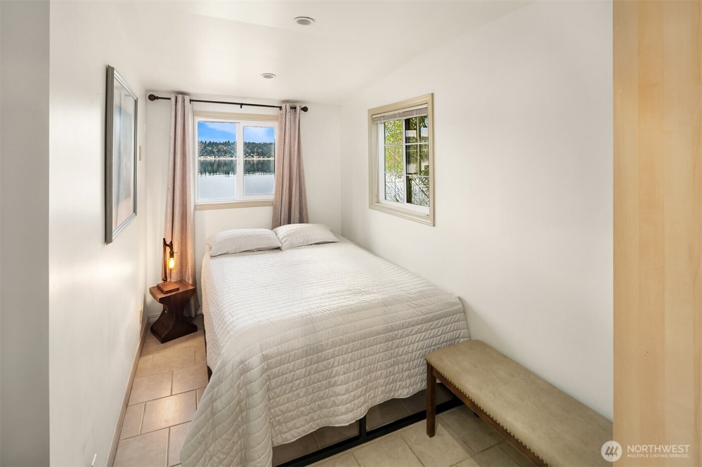 1018 E Lake Sammamish Parkway SE, Sammamish, WA 98075