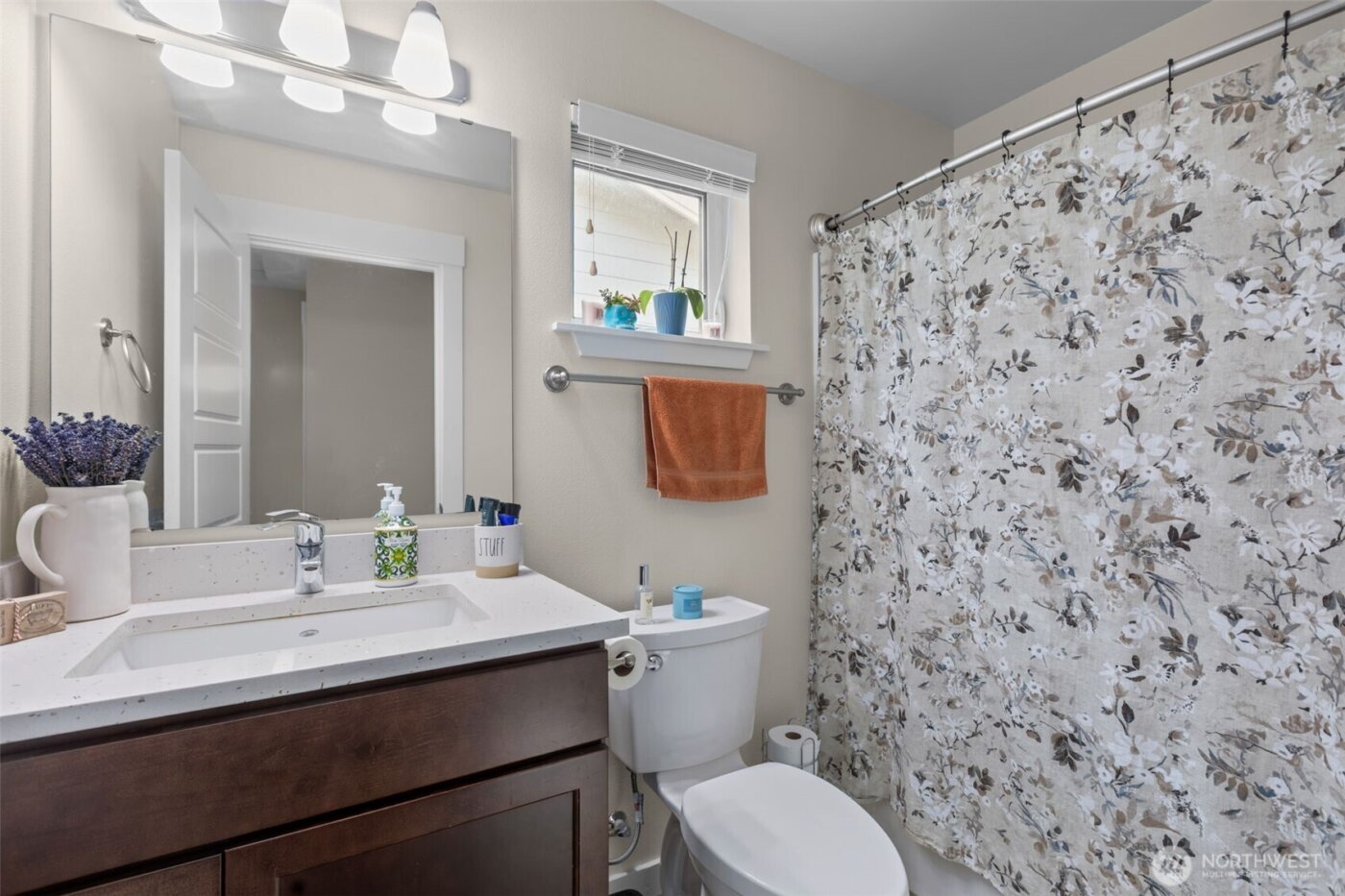 23224 Edmonds Way #107, Edmonds, WA 98026