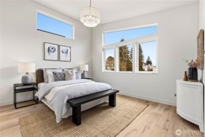 2560 30th Avenue W, Seattle, WA 98199 - Photo 12