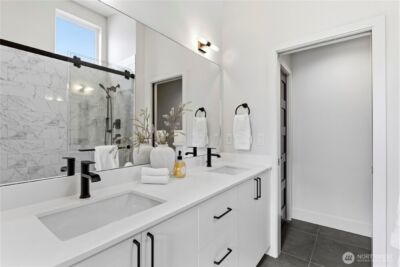 2560 30th Avenue W, Seattle, WA 98199 - Photo 15