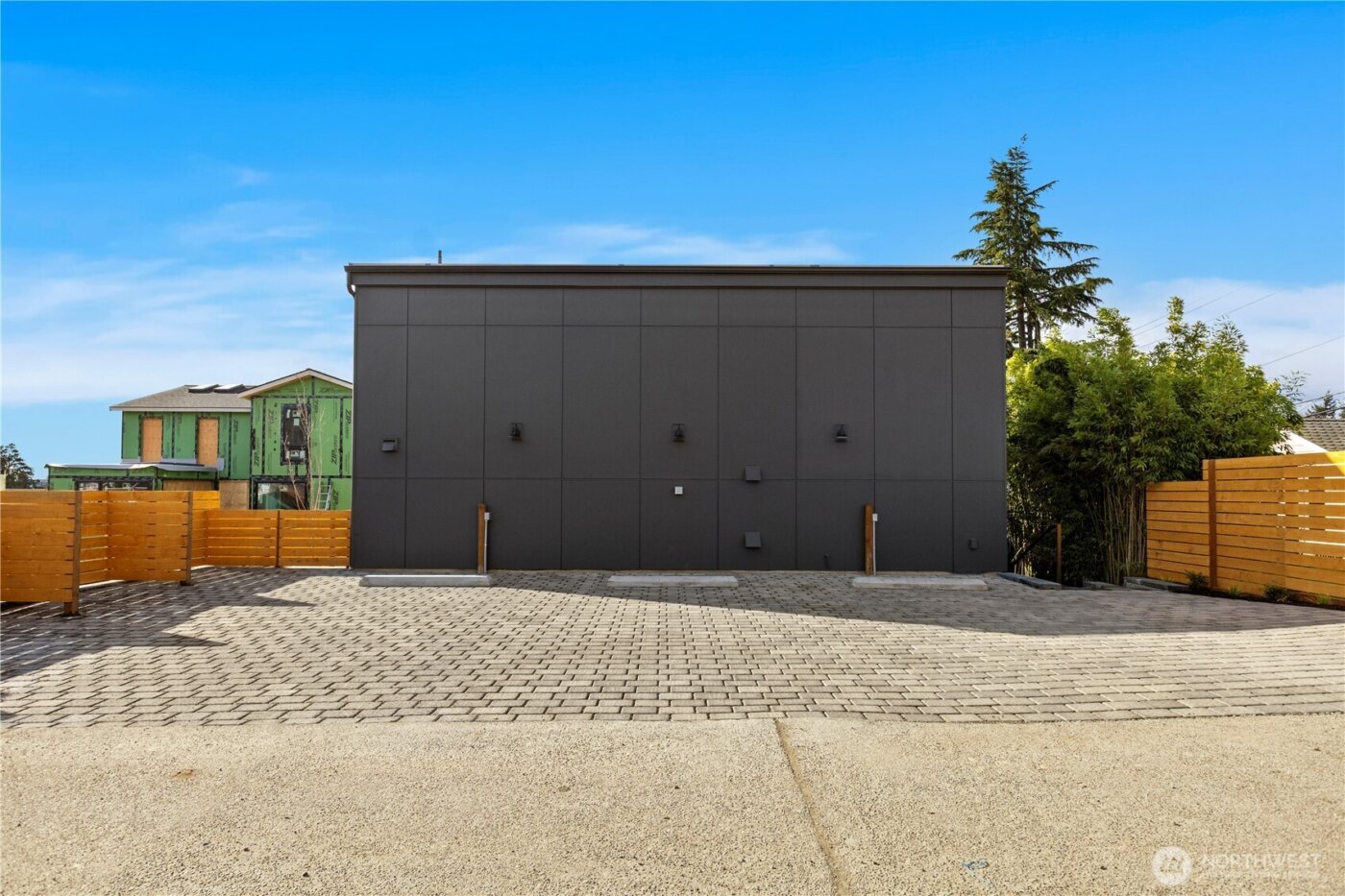 2560 30th Avenue W, Seattle, WA 98199