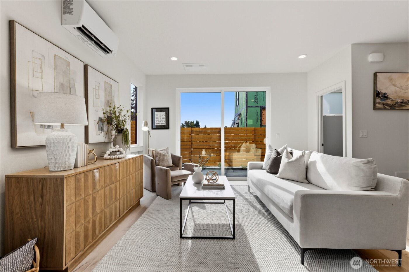 2560 30th Avenue W, Seattle, WA 98199