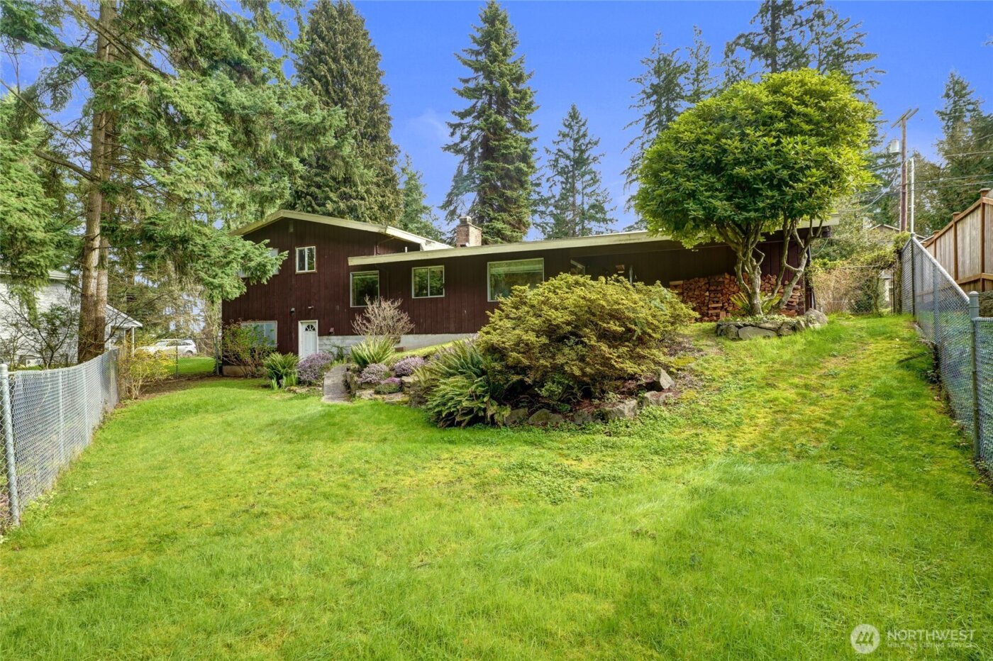 15709 76th Place NE, Kenmore, WA 98028