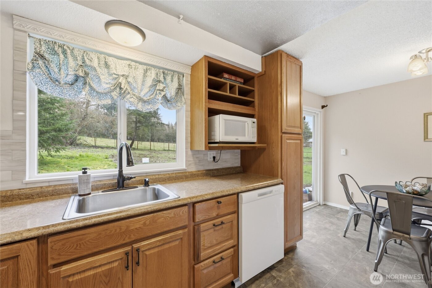 3050 NE Sawdust Hill Road , Poulsbo, WA 98370