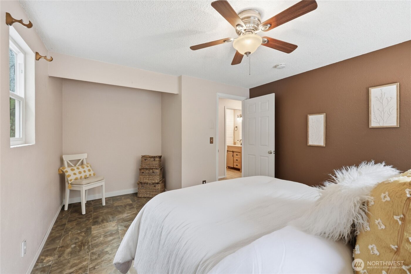 3050 NE Sawdust Hill Road , Poulsbo, WA 98370