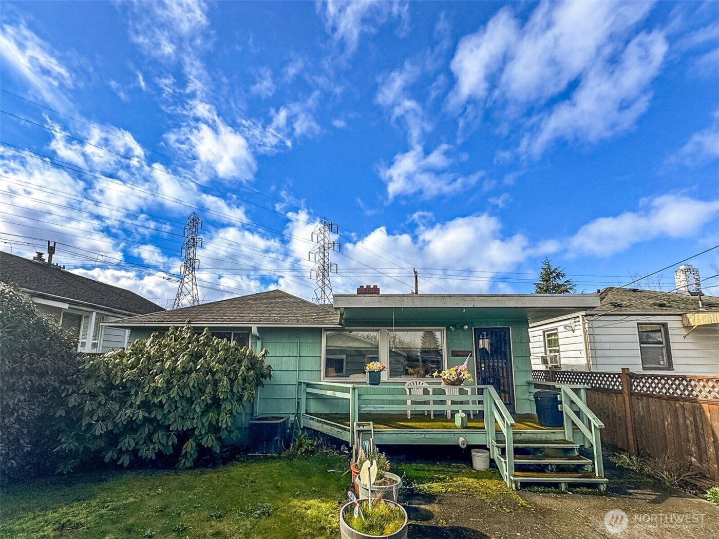 4942 Beacon Ave , Seattle, WA 98108