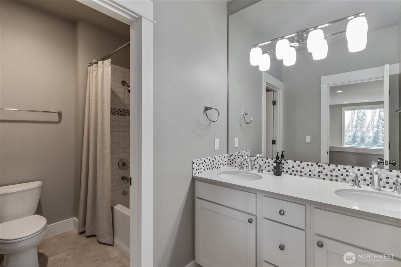 3232 112th Avenue SE, Bellevue, WA 98004