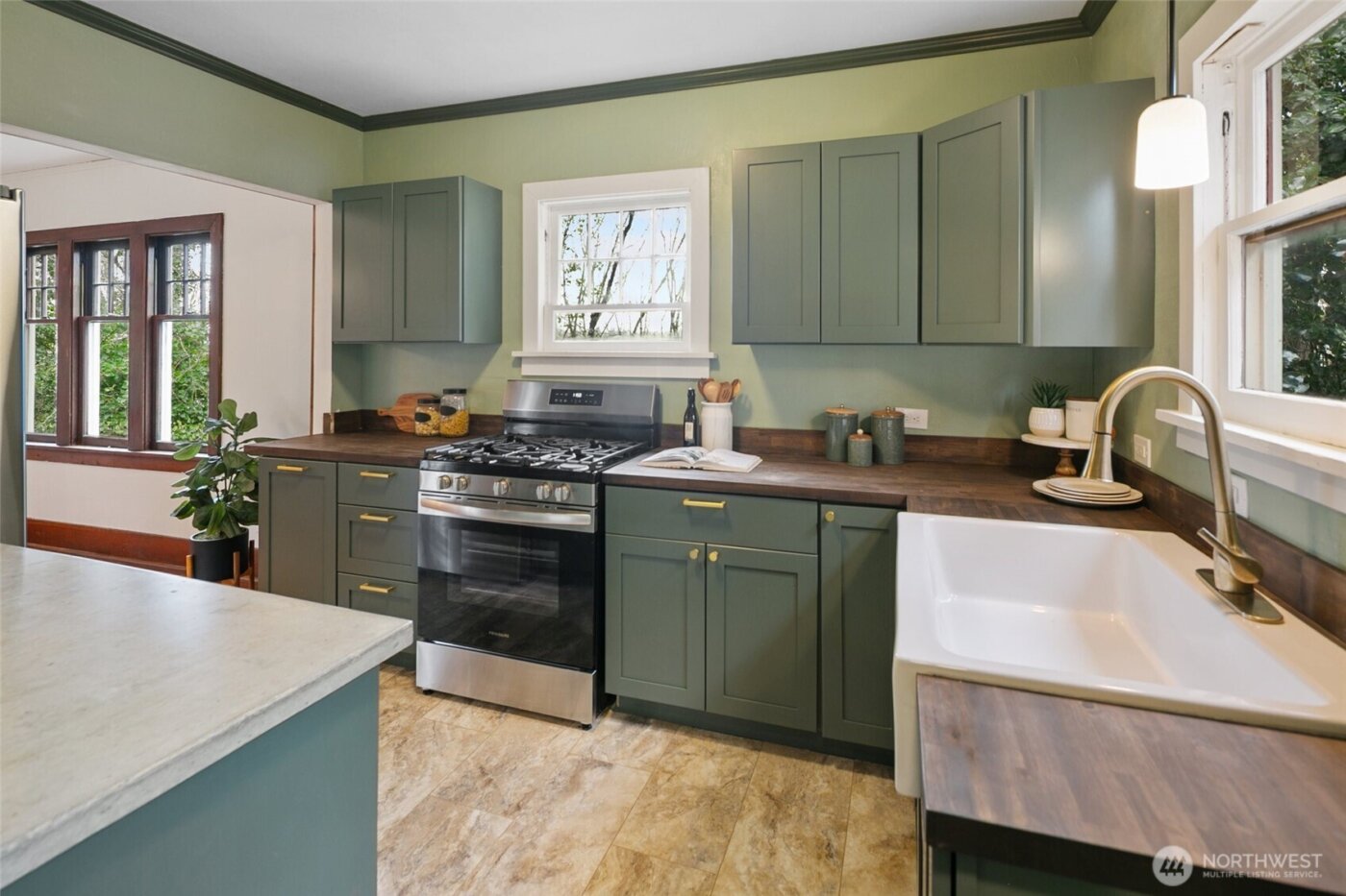 1815 29th Avenue S, Seattle, WA 98144