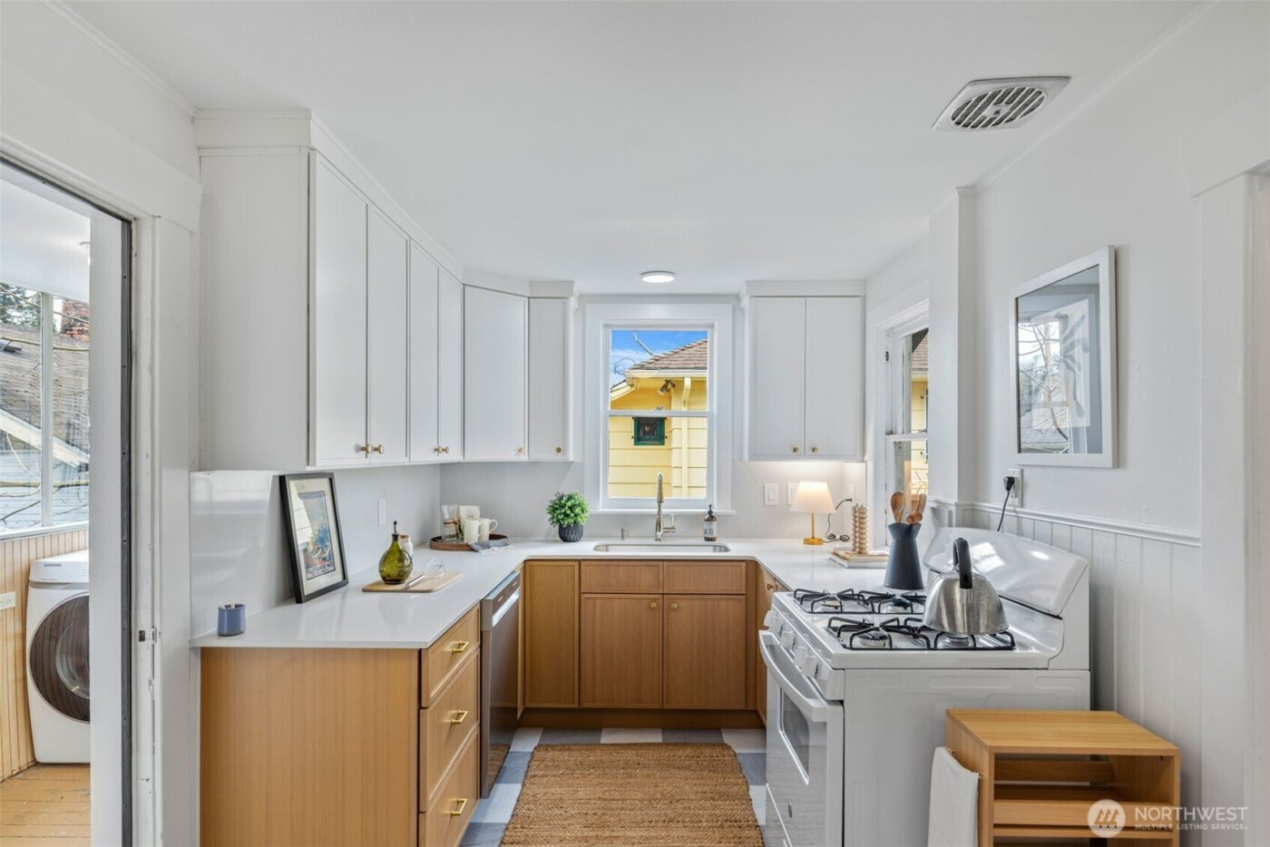 5812 46th Avenue S, Seattle, WA 98118