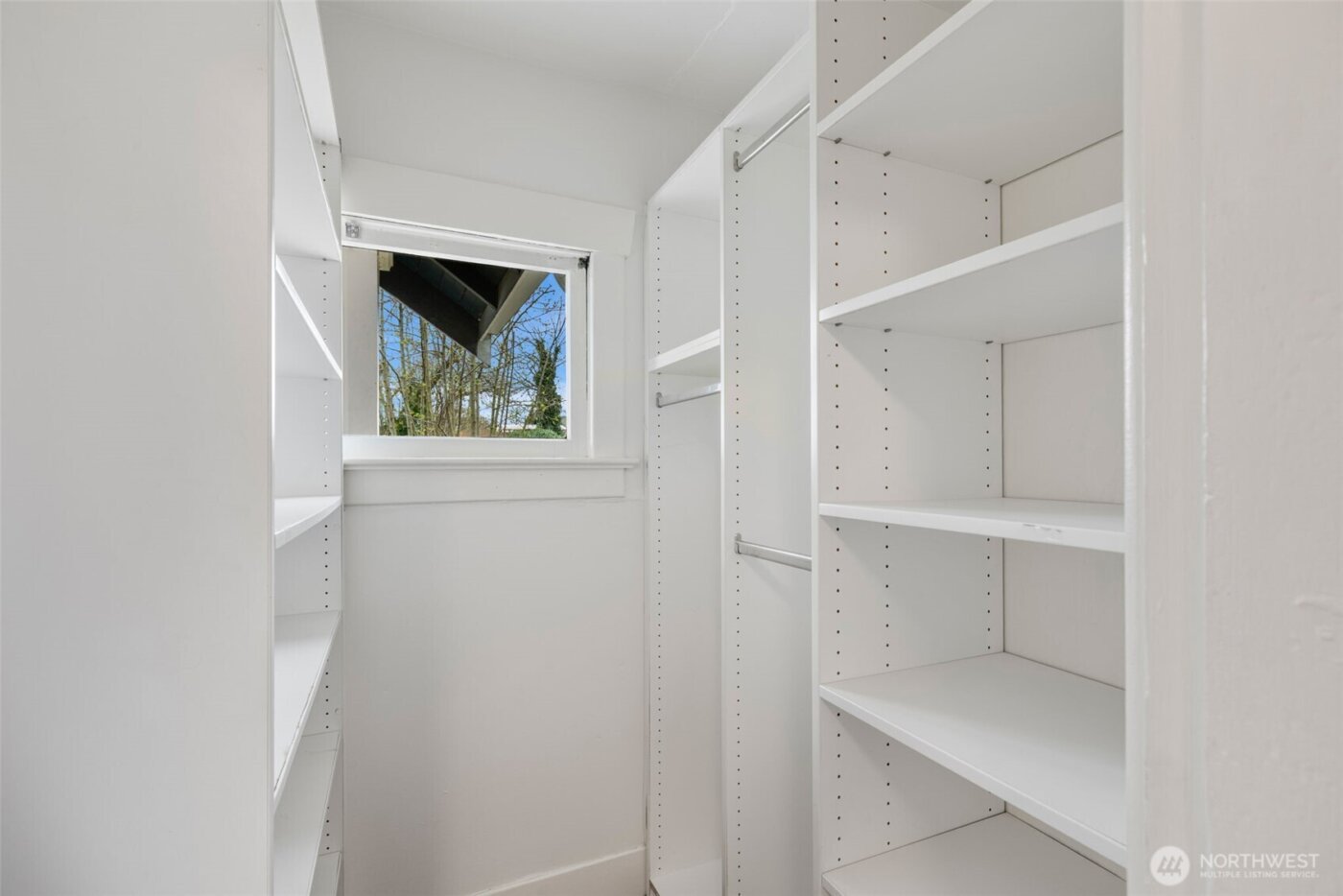 5812 46th Avenue S, Seattle, WA 98118