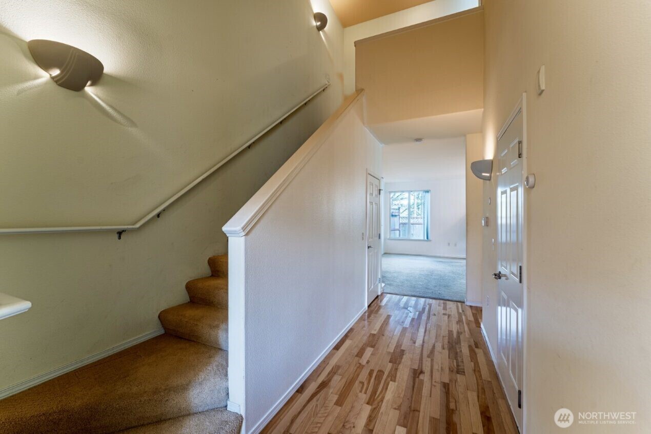 960 Lynnwood Court SE #1027, Renton, WA 98058-9384