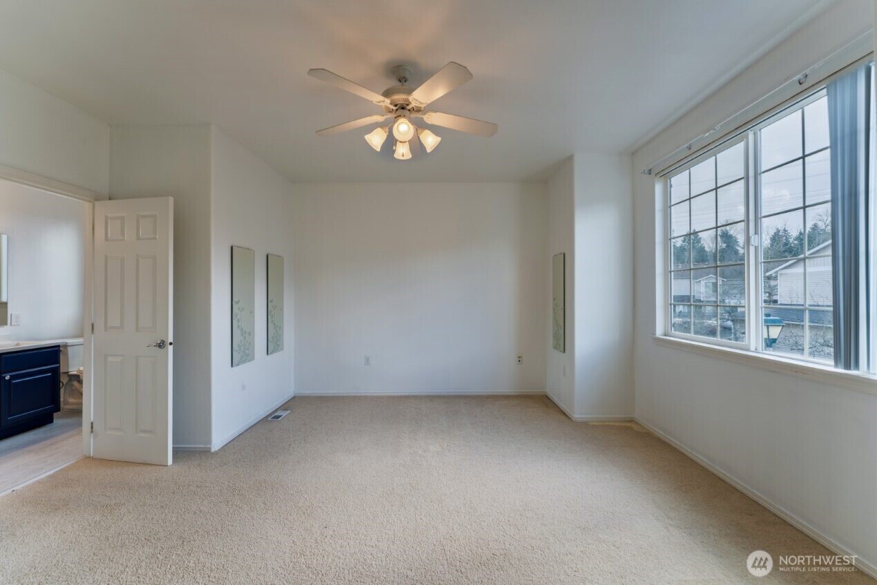 960 Lynnwood Court SE #1027, Renton, WA 98058-9384