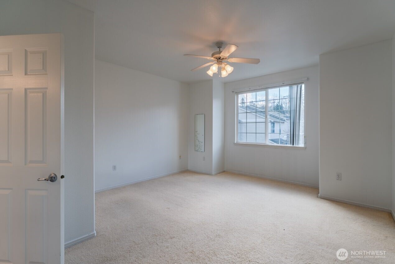 960 Lynnwood Court SE #1027, Renton, WA 98058-9384