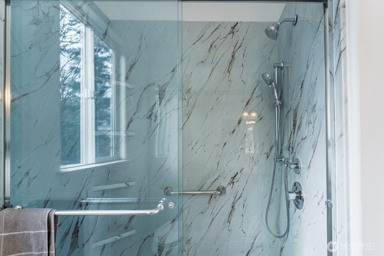 960 Lynnwood Court SE #1027, Renton, WA 98058-9384