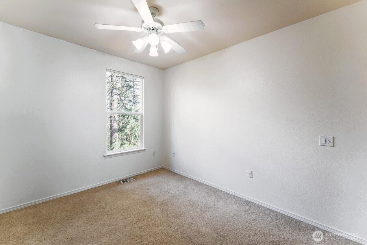 960 Lynnwood Court SE #1027, Renton, WA 98058-9384