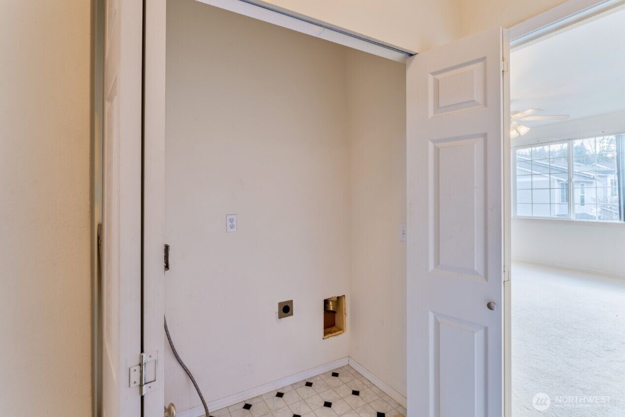 960 Lynnwood Court SE #1027, Renton, WA 98058-9384