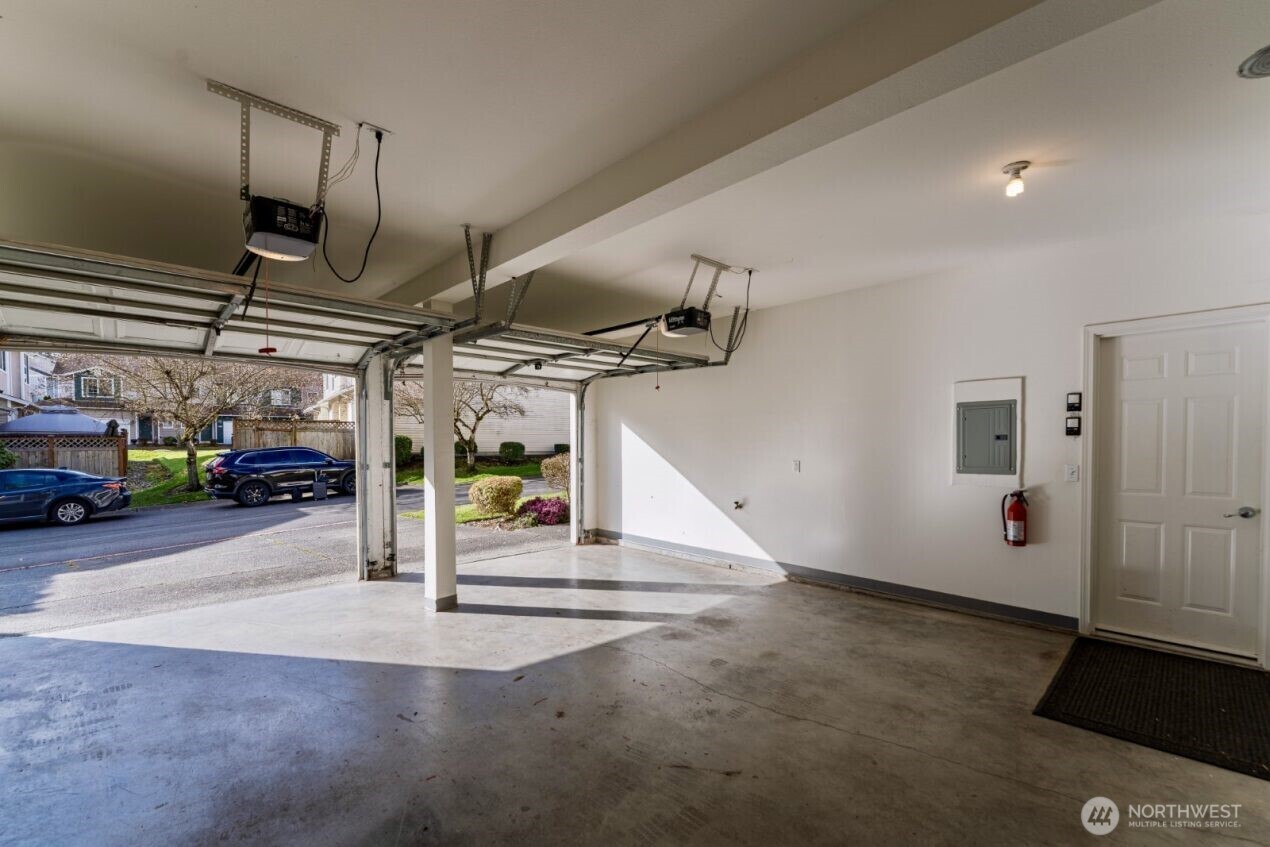 960 Lynnwood Court SE #1027, Renton, WA 98058-9384