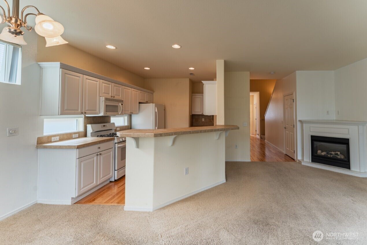 960 Lynnwood Court SE #1027, Renton, WA 98058-9384