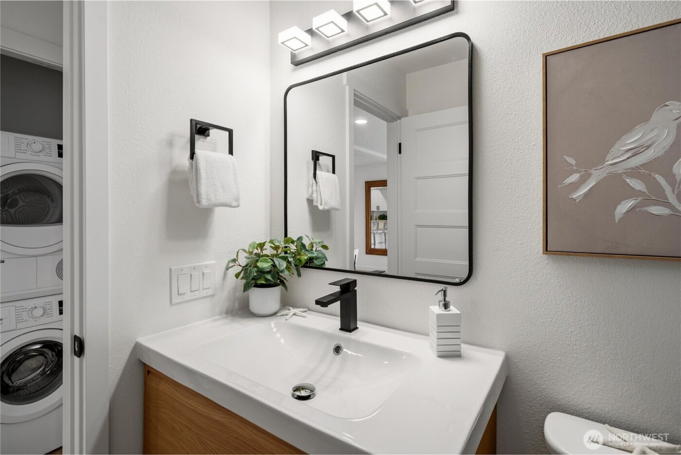 4226 Beach Drive SW #102, Seattle, WA 98116