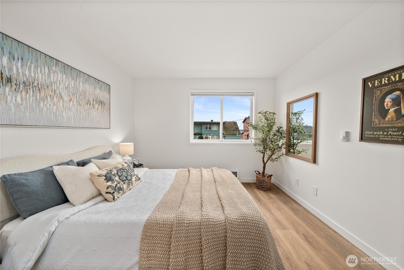 4226 Beach Drive SW #102, Seattle, WA 98116