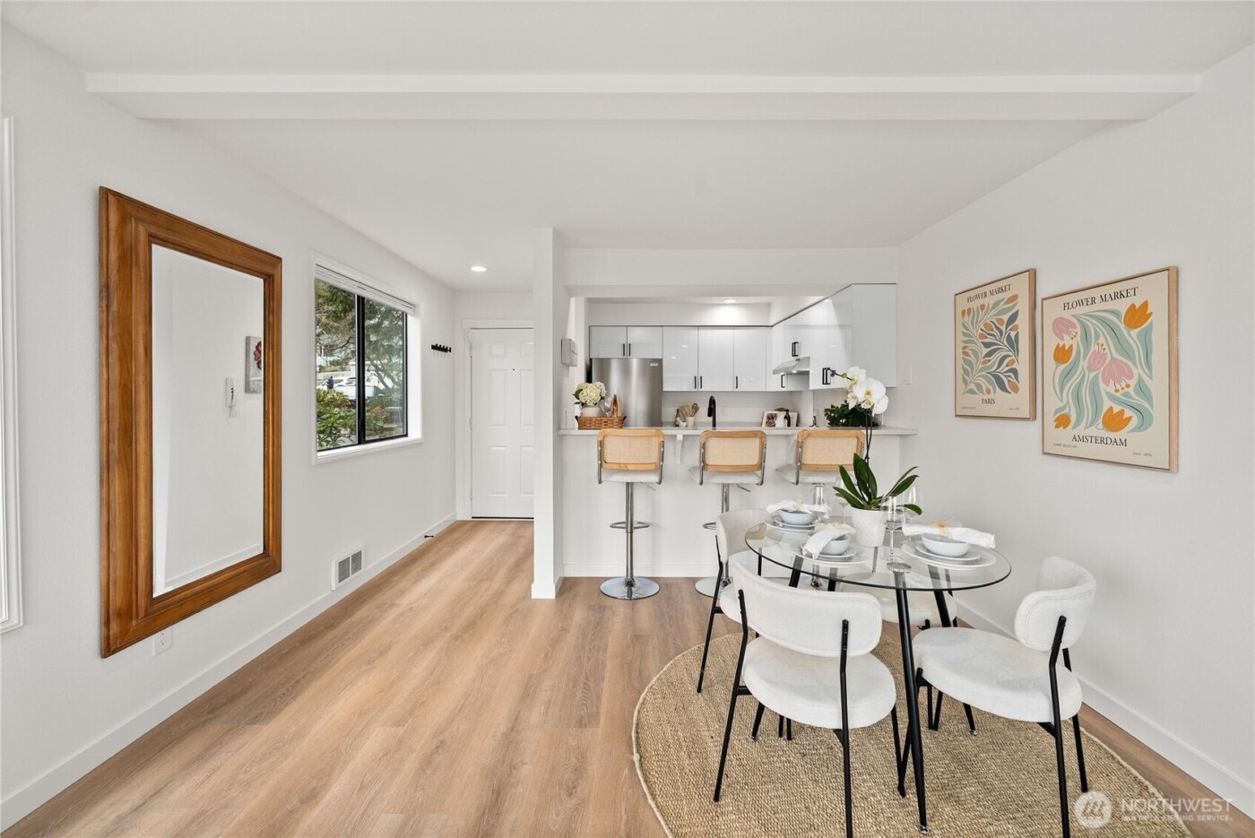 4226 Beach Drive SW #102, Seattle, WA 98116