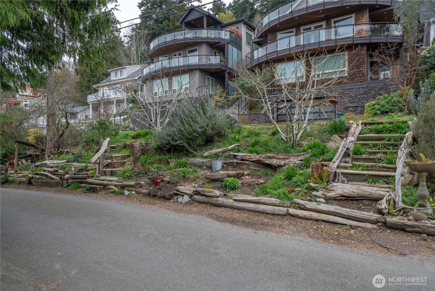 4226 Beach Drive SW #102, Seattle, WA 98116