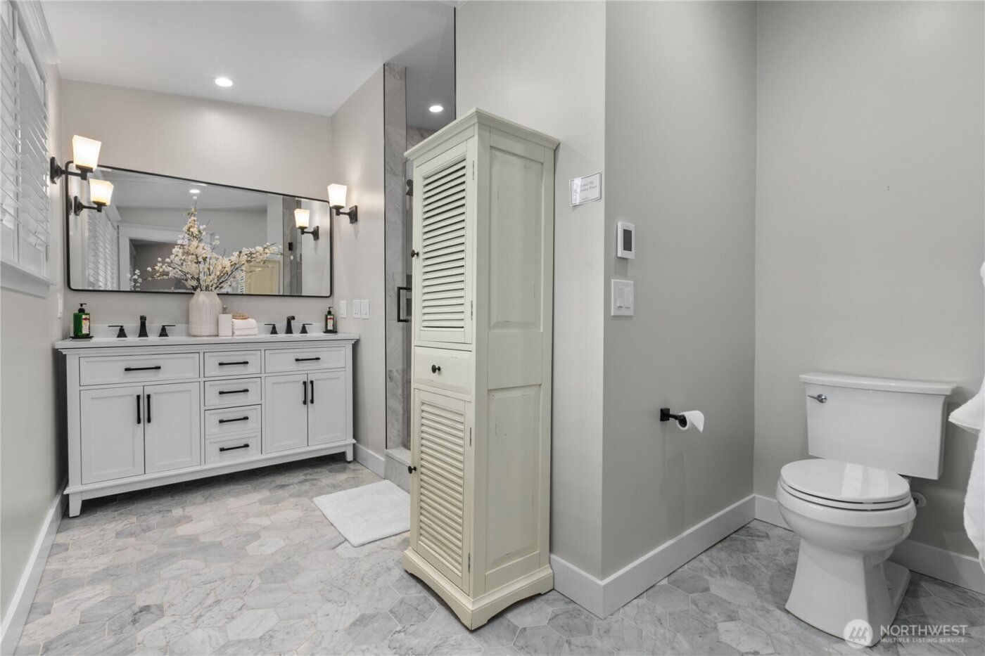 3227 103rd Place NE, Bellevue, WA 98004