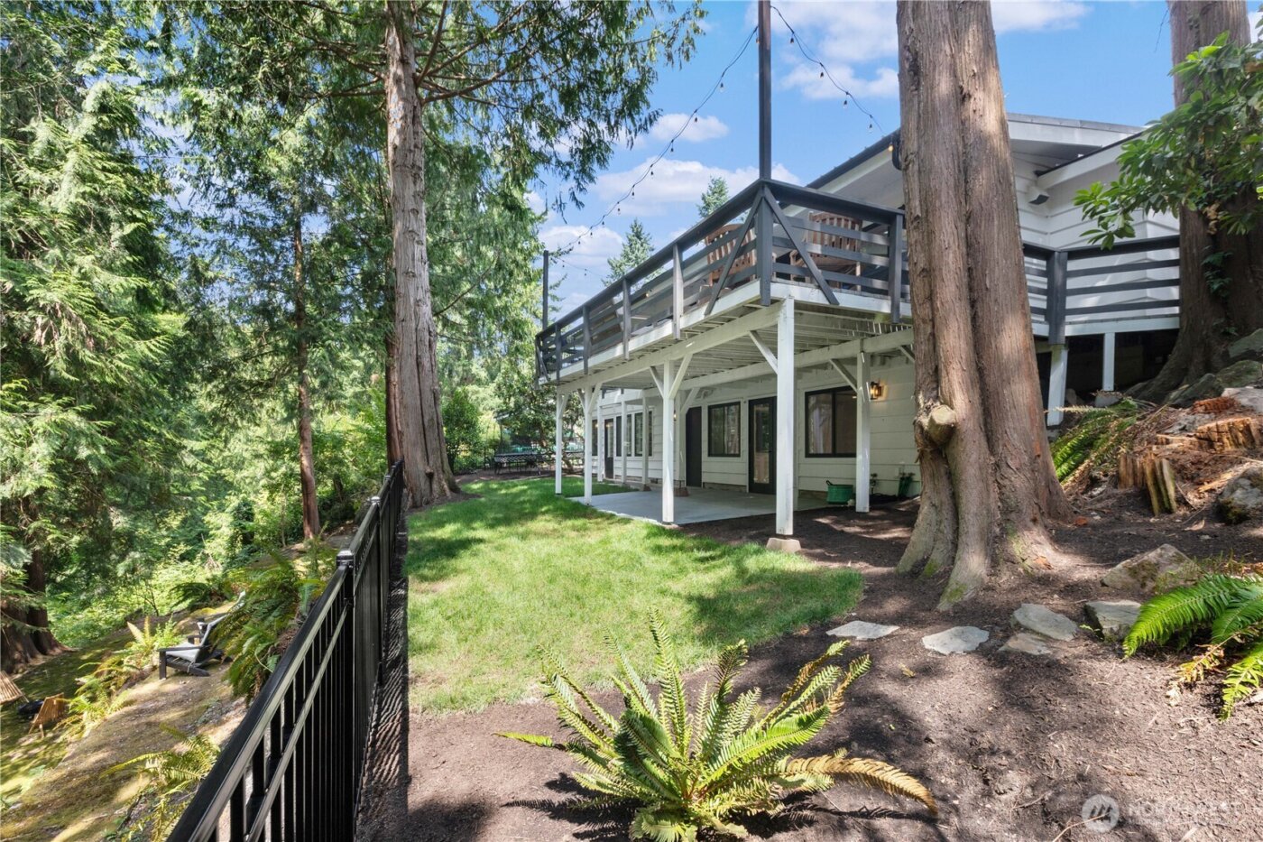 3227 103rd Place NE, Bellevue, WA 98004