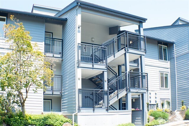 2611 NE 4th #234, Renton, WA 98056