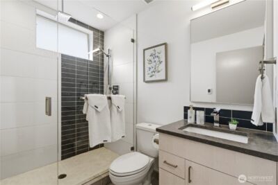 2001 13th Avenue W, Seattle, WA 98119-4429 - Photo 11