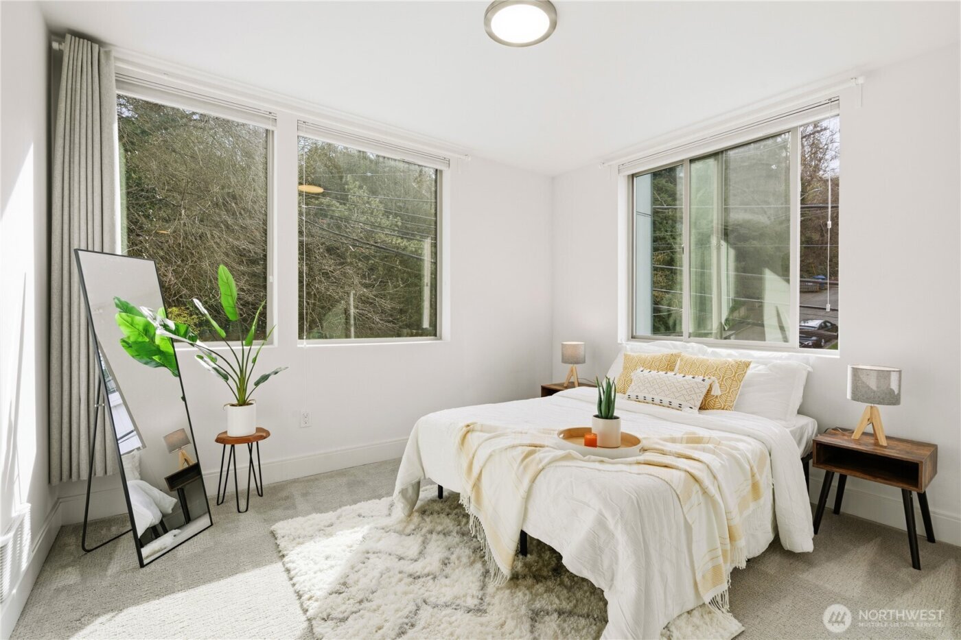 2001 13th Avenue W, Seattle, WA 98119-4429