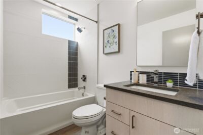 2001 13th Avenue W, Seattle, WA 98119-4429 - Photo 14