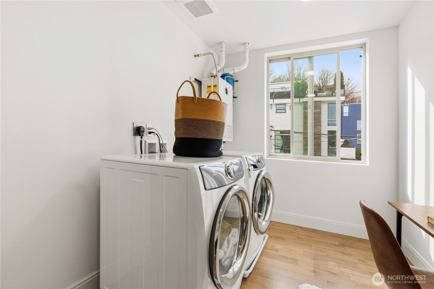 2001 13th Avenue W, Seattle, WA 98119-4429