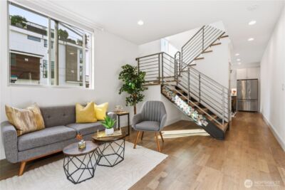 2001 13th Avenue W, Seattle, WA 98119-4429 - Photo 3