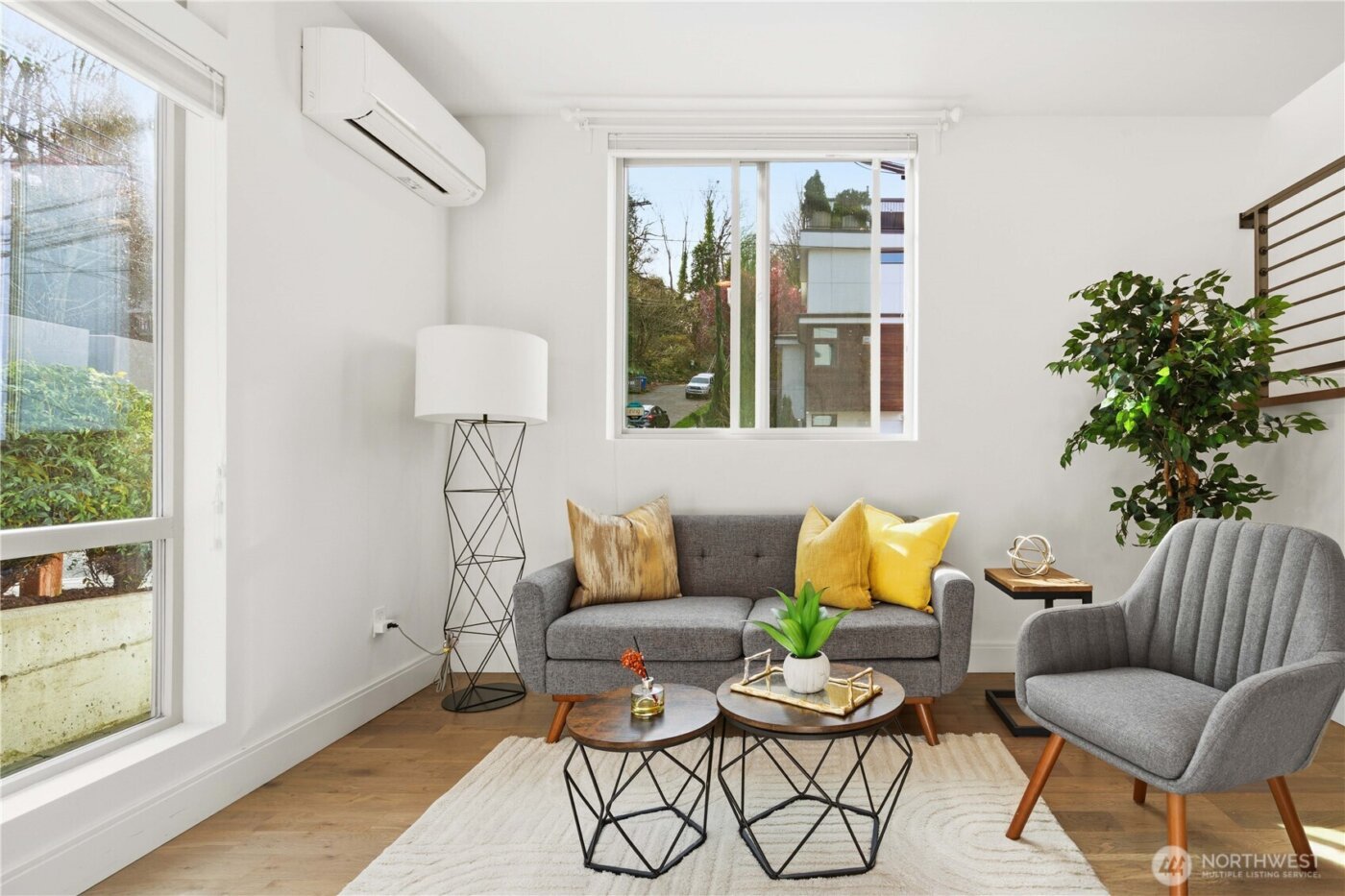 2001 13th Avenue W, Seattle, WA 98119-4429