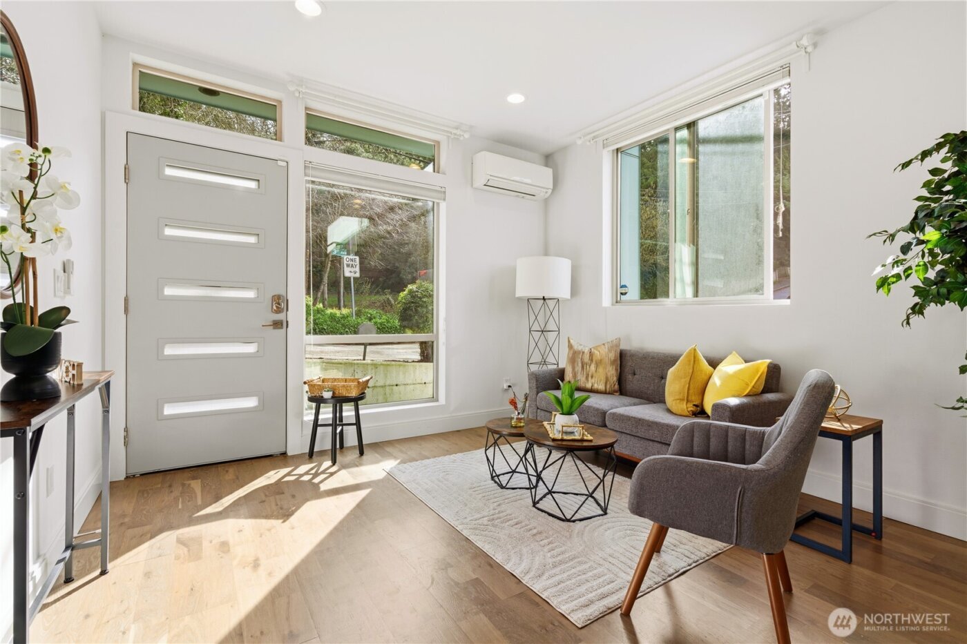 2001 13th Avenue W, Seattle, WA 98119-4429